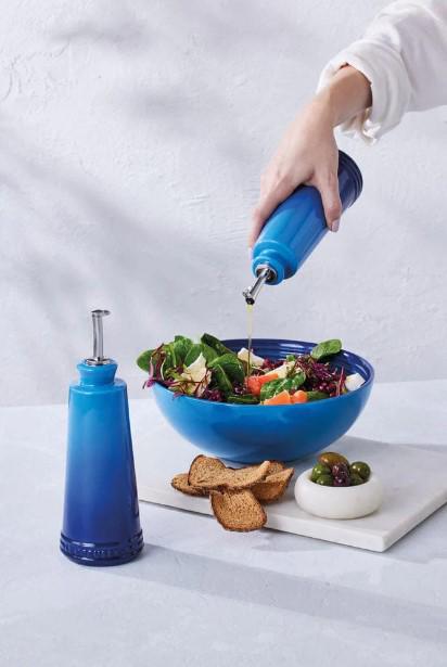 Набор бутылок для уксуса и масла Le Creuset 300 мл 2 шт. Azure (80842302200003) - фото 6 Набор бутылок для уксуса и масла Le Creuset 300 мл 2 шт. Azure (80842302200003) - фото 6