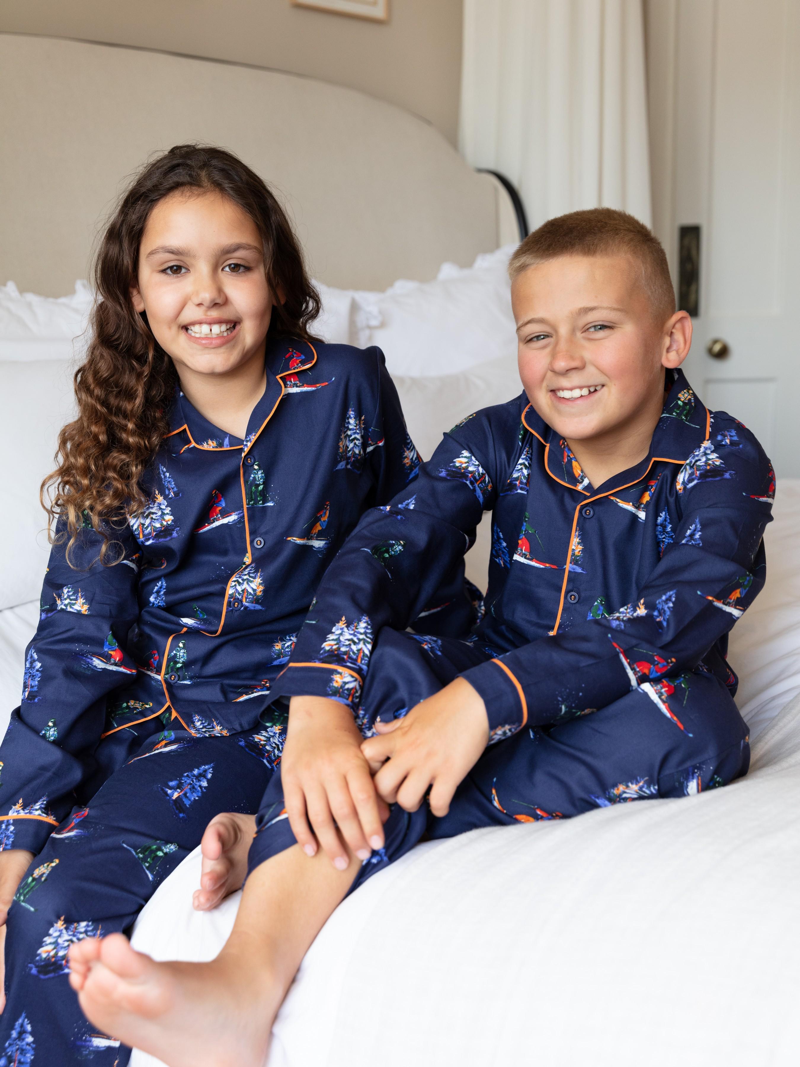 Пижама детская унисекс CYBERJAMMIES Alpes 3086_NAY 6-7 лет 122 см с лыжным принтом Синий (ZIK0000028255)
