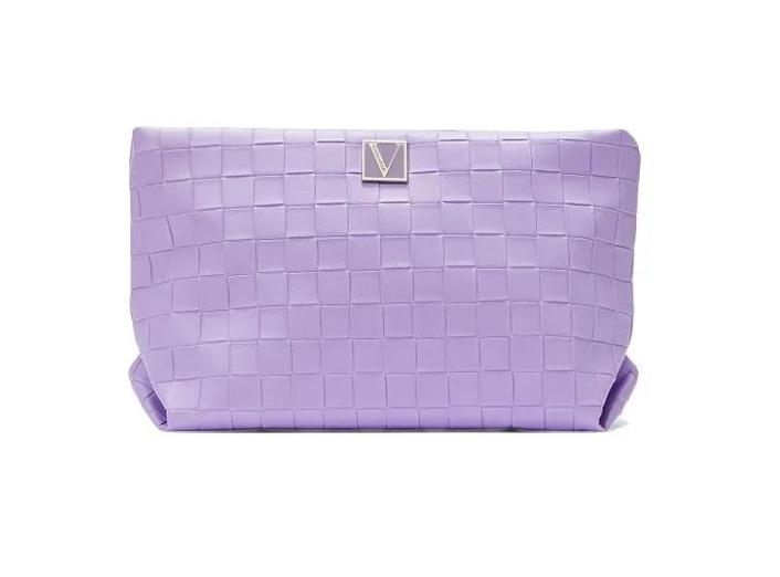 Косметичка кожаная VICTORIA'S SECRET Travel Pouch LILAC WOVEN Лавандовый (11532769) - фото 1