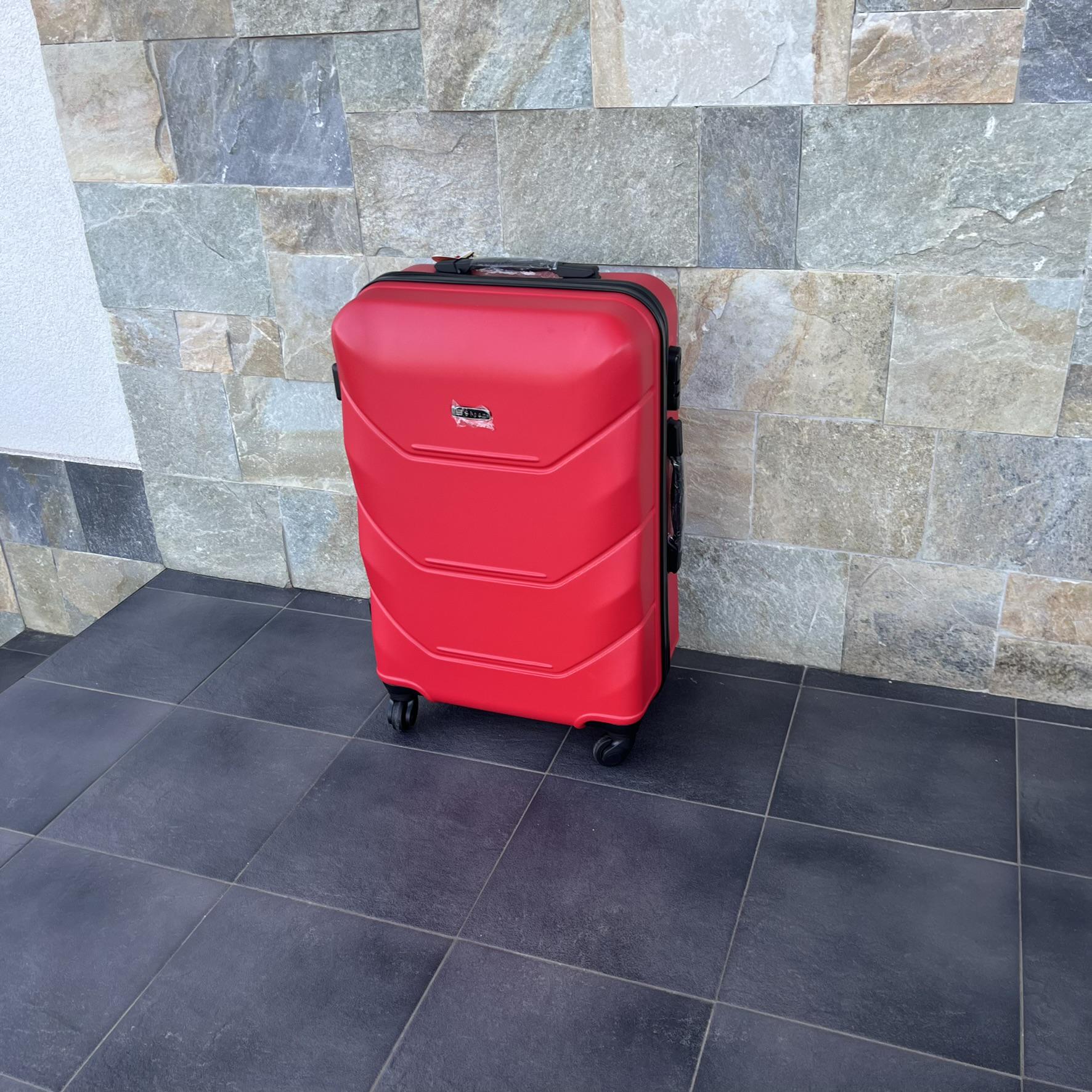 Чемодан Bloom 147 дорожный M Красный (17841639) - фото 2 Чемодан Bloom 147 дорожный M Красный (17841639) - фото 2