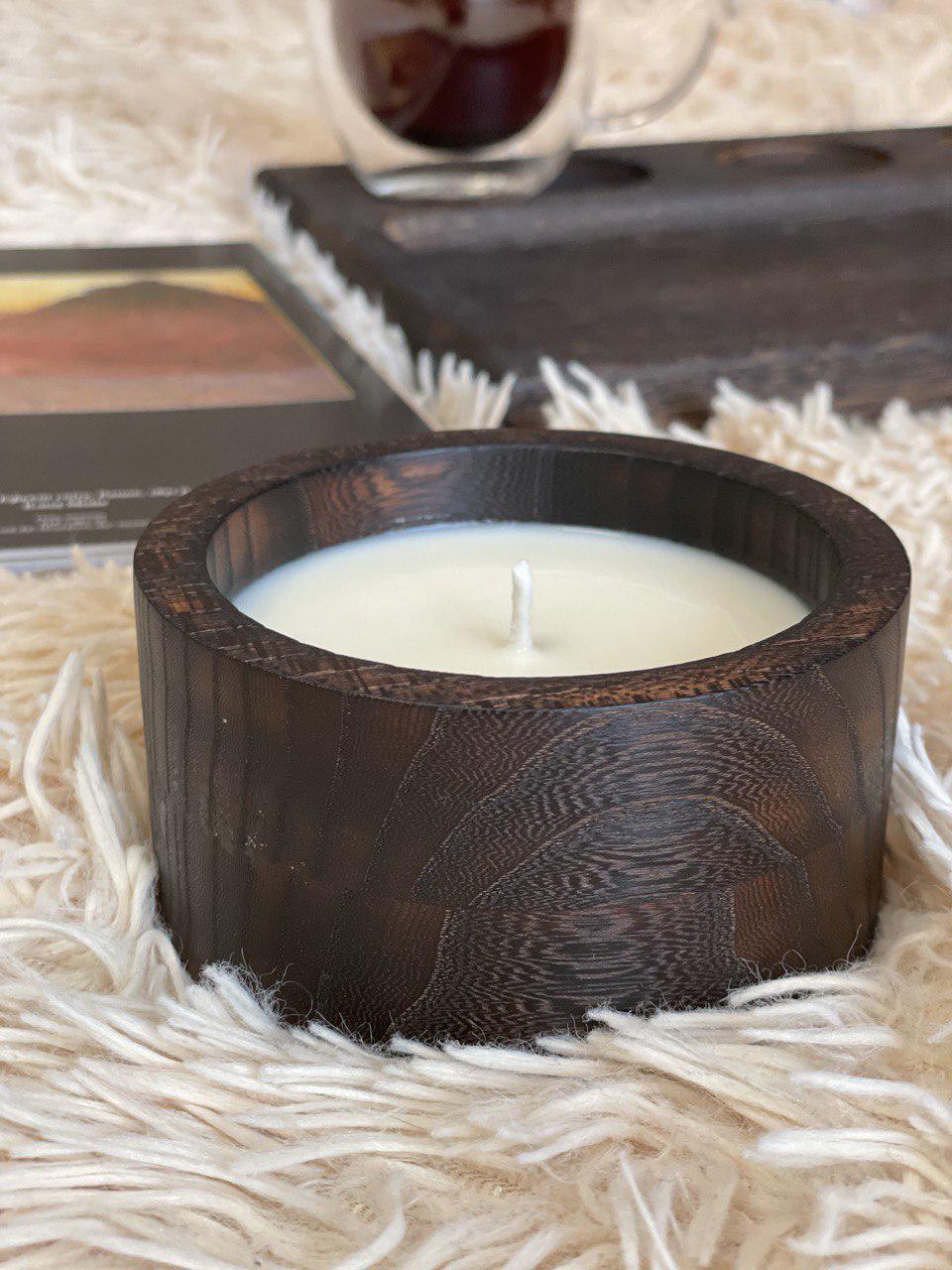 Ароматизована соєва свічка з бавовняним гнотом CLASSICAL dark в деревяній ємності (9361220)