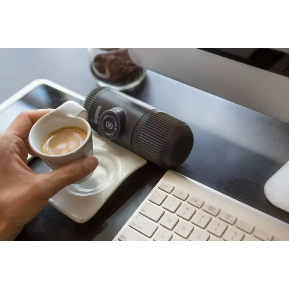 Эспрессо-кофеварка Wacaco Nanopresso с чехлом механическая для молотого кофе Серый (WNANOGRcase) - фото 7 Эспрессо-кофеварка Wacaco Nanopresso с чехлом механическая для молотого кофе Серый (WNANOGRcase) - фото 7