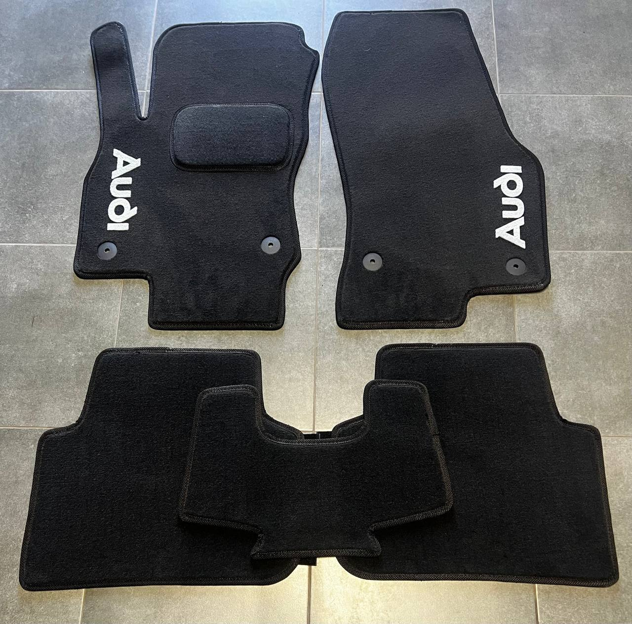 Килимки автомобільні ворсові в салон для Audi Q3 2018-т. ч. т.ч.