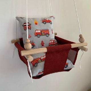 Дитяча гойдалка Infancy Пожежні машинки Бордовий (9676368) - фото 3 Дитяча гойдалка Infancy Пожежні машинки Бордовий (9676368) - фото 3