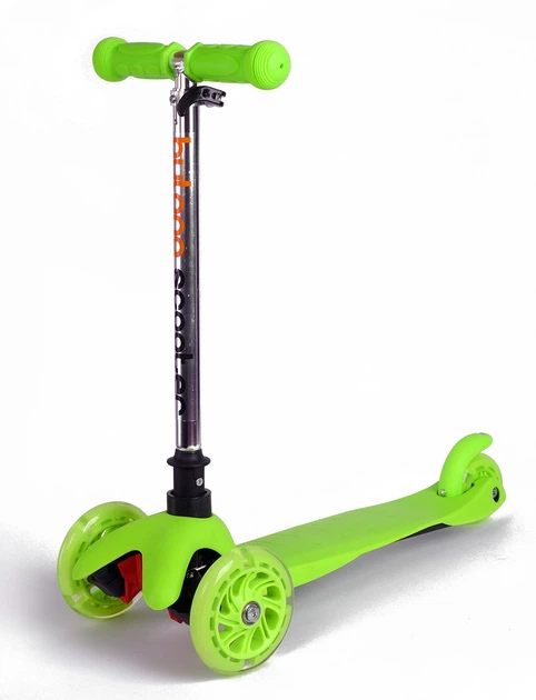 Самокат трехколесный с светящимися колесами (32086550)