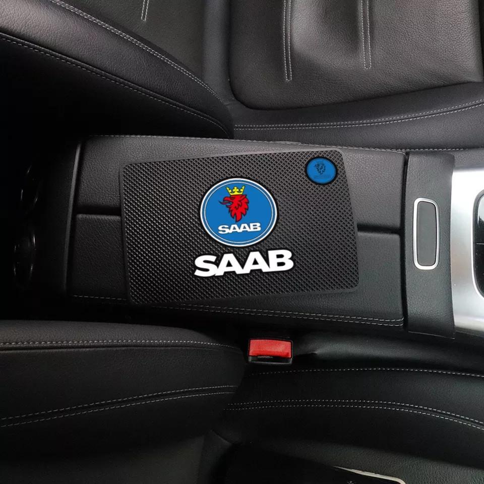 Коврик антискользкий SAAB на панель авто (1703360832) Коврик антискользкий SAAB на панель авто (1703360832)