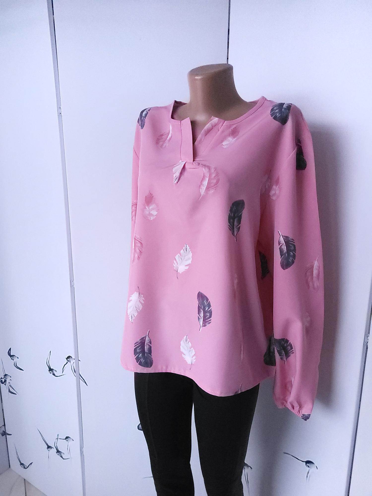 Блузка женская свободного кроя с рисунком перьев 14824 2XL Розовый (52) - фото 8 Блузка женская свободного кроя с рисунком перьев 14824 2XL Розовый (52) - фото 8