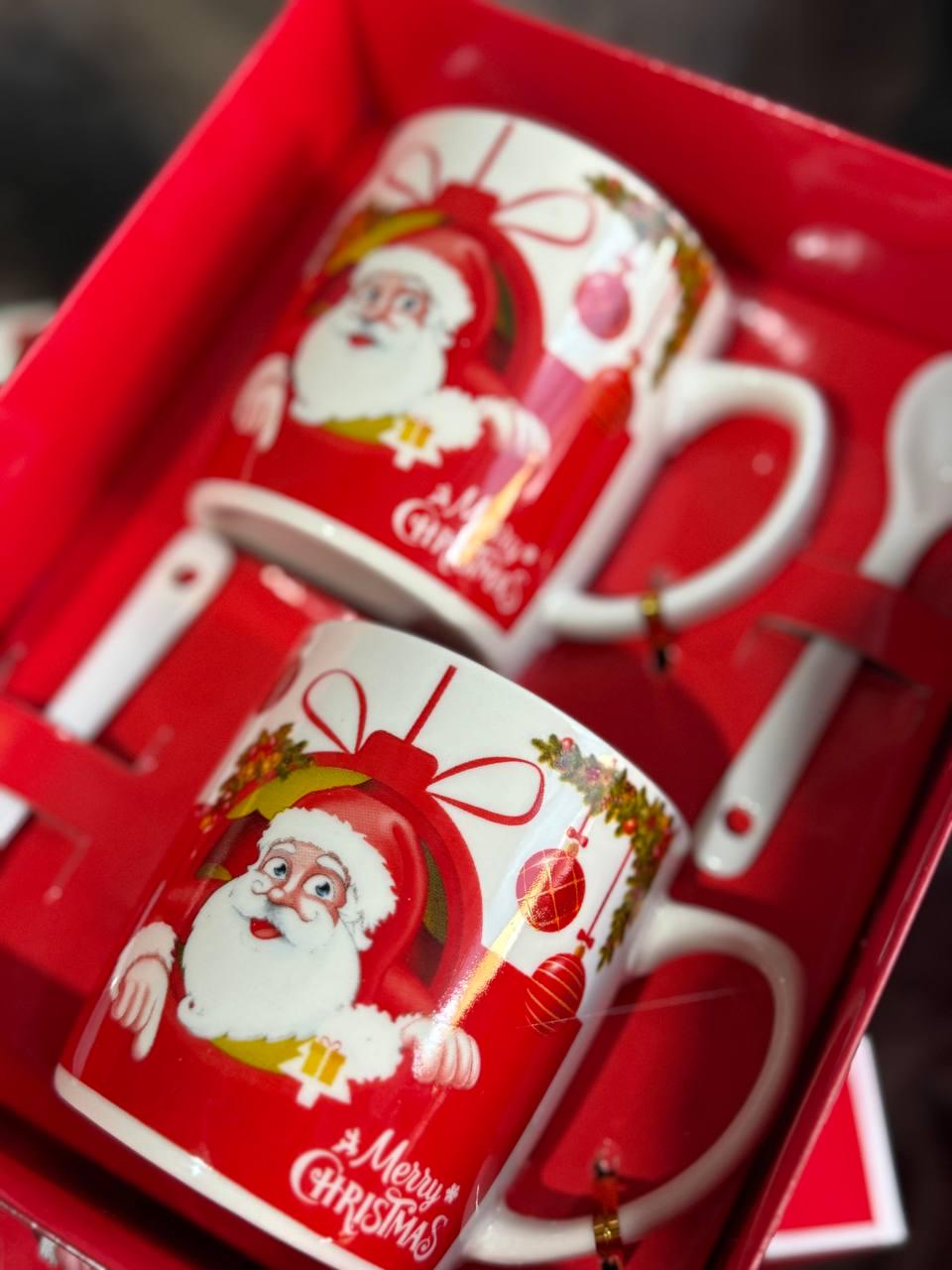 Набір чашок новорічних HOME SD4R керамічні з ложками в подарунковій коробці 2 шт. 200 мл (SD4R) - фото 1 Набір чашок новорічних HOME SD4R керамічні з ложками в подарунковій коробці 2 шт. 200 мл (SD4R) - фото 1