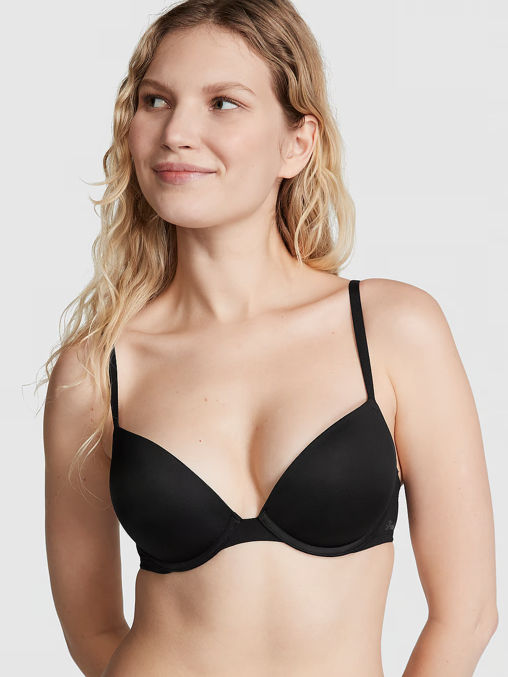 Бюстгальтер з супер пуш-ап Victoria's Secret Pink Wear Everywhere Super Push-Up Bra 75C Чорний (20354399)