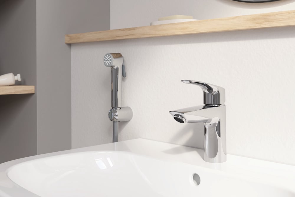 Смеситель для раковины с гигиеническим душем Grohe Eurosmart (23124003) - фото 2