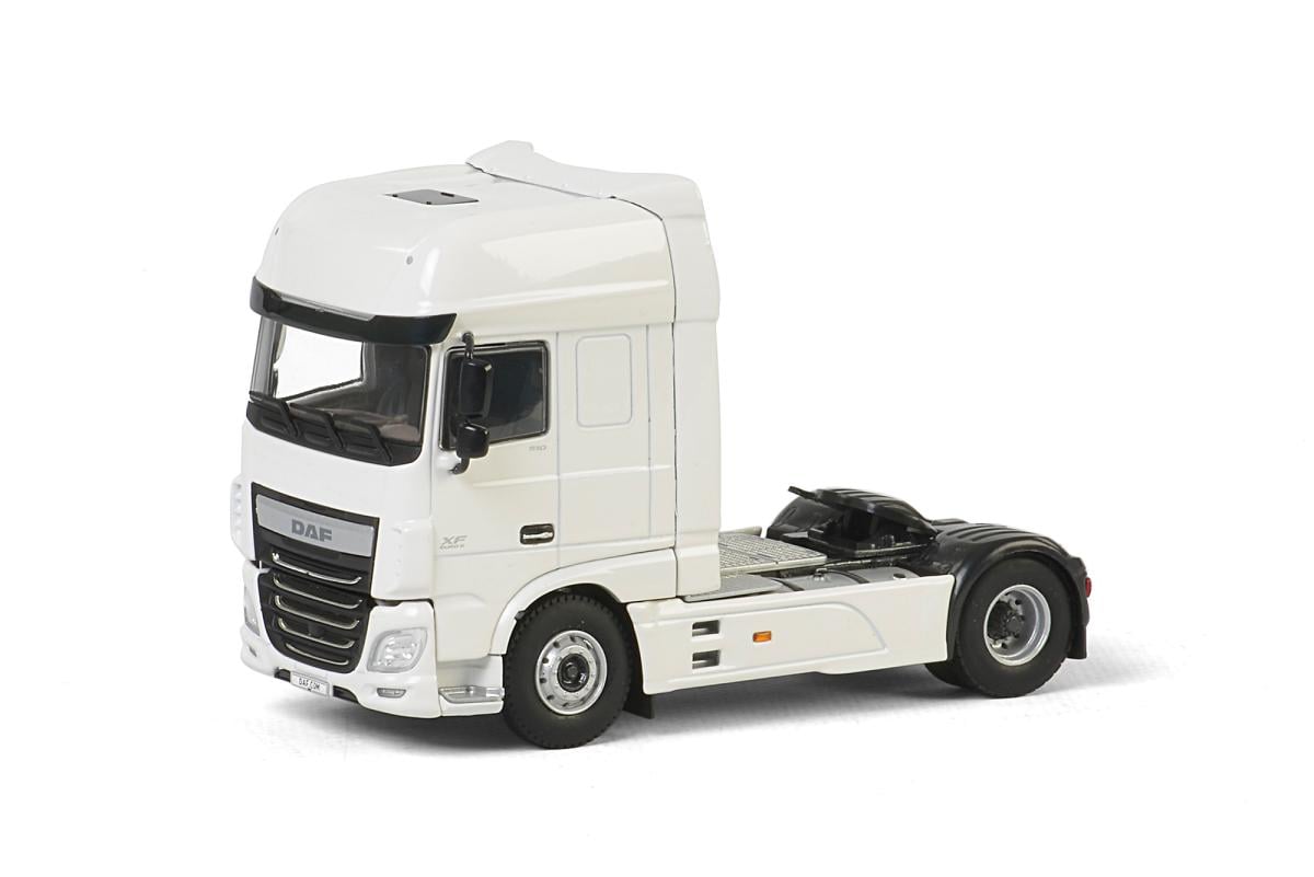 Игрушка Тягач daf xf super space cab масштабная модель 1:50 4x2 см
