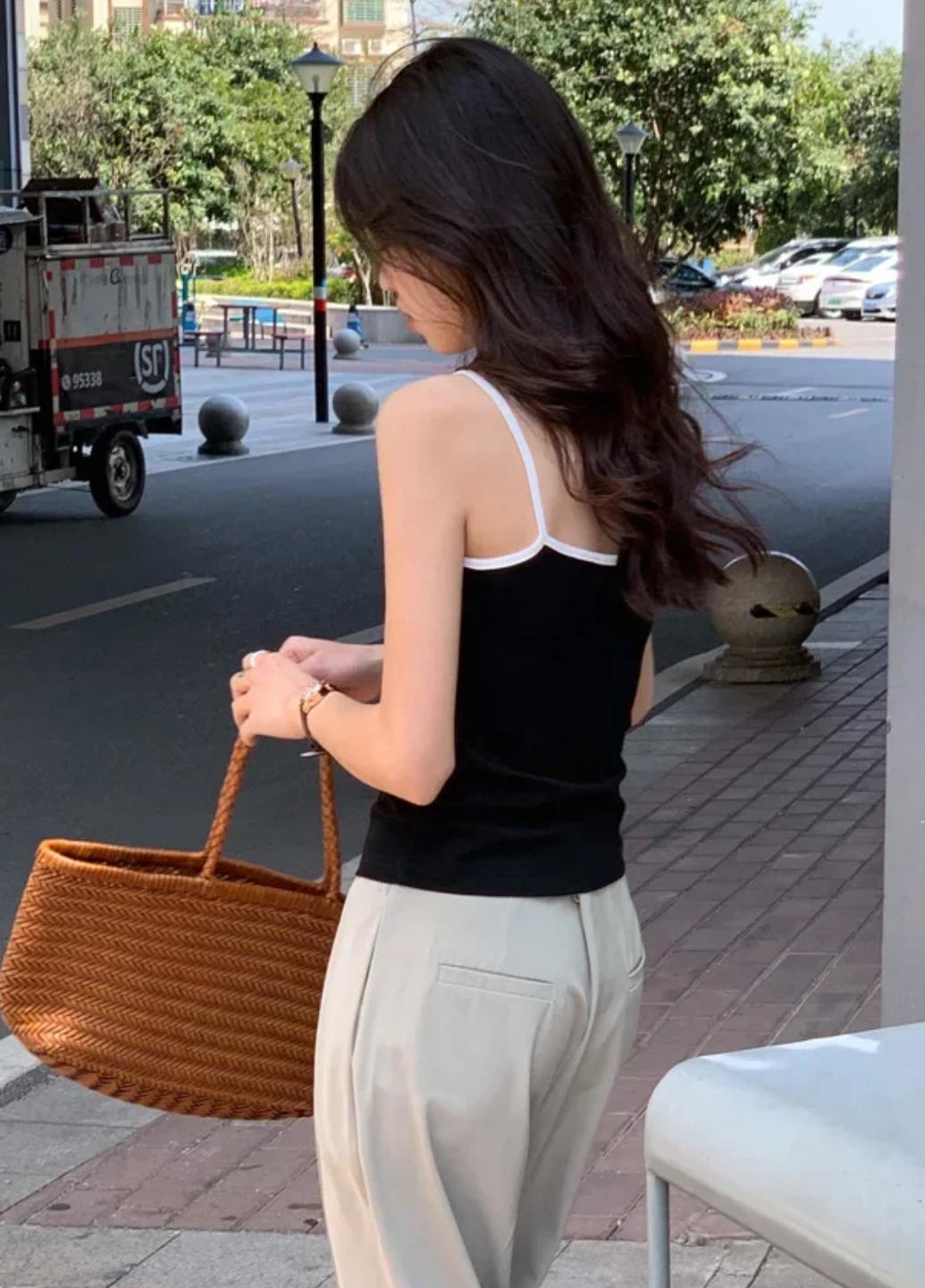 Майка женская хлопковая Two Colors с вкладышами One size Черный (1865-42-02) - фото 5 Майка женская хлопковая Two Colors с вкладышами One size Черный (1865-42-02) - фото 5