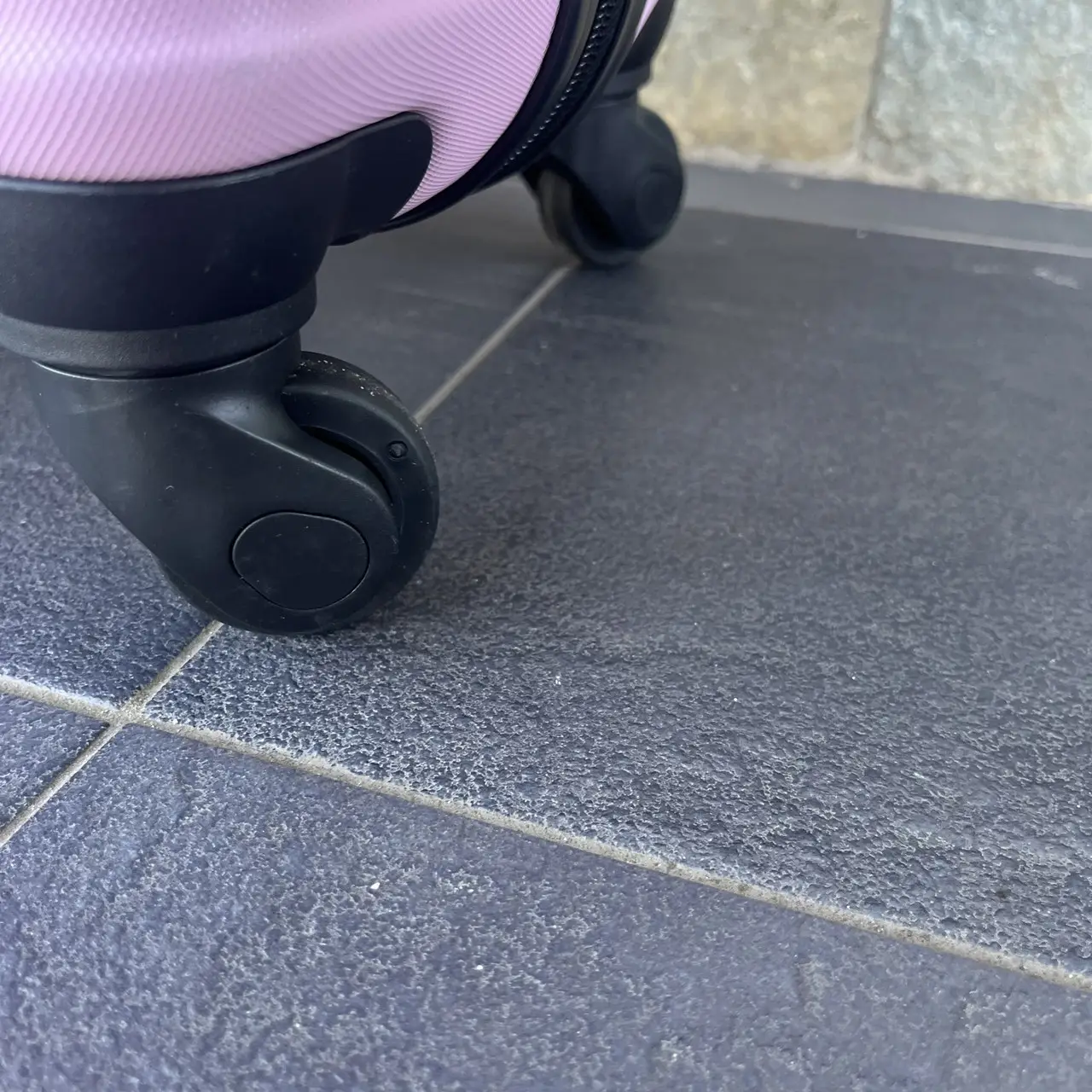 Чемодан дорожный Bloom 1507 М 63 л Розовый - фото 5 Чемодан дорожный Bloom 1507 М 63 л Розовый - фото 5