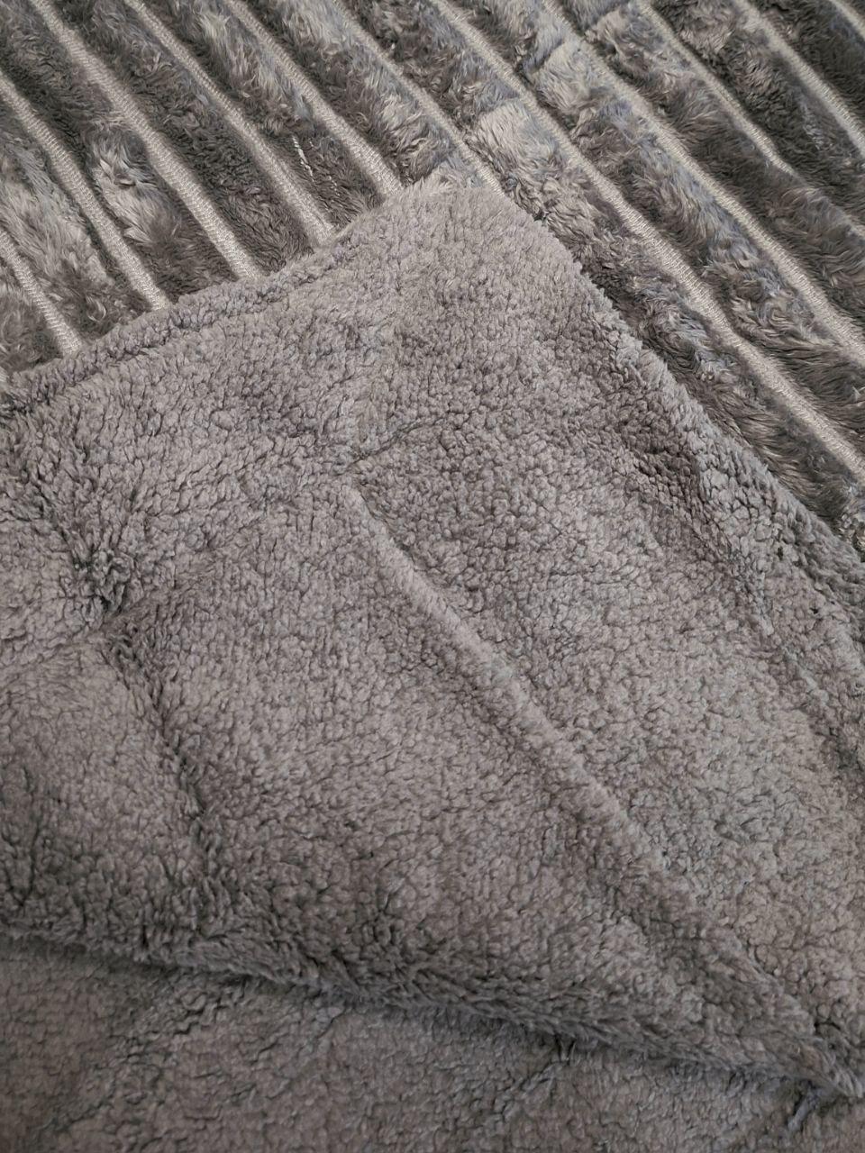 Плед на овчине Шарпей Королевская полоска 200x230 см Темно-серый (1737) - фото 4 Плед на овчине Шарпей Королевская полоска 200x230 см Темно-серый (1737) - фото 4
