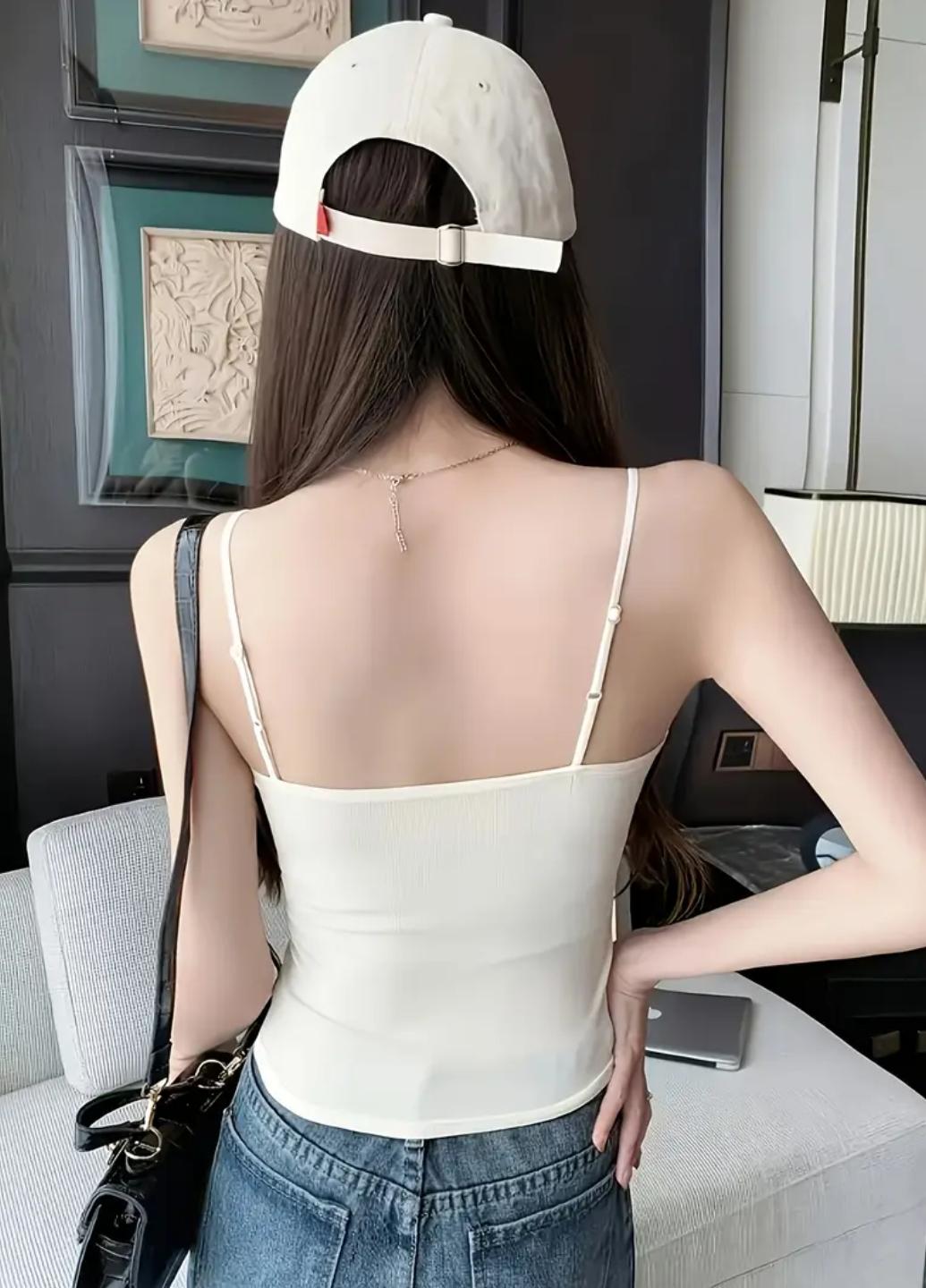 Майка жіноча Style and Comfort з вкладишами One size Білий (1866-42-01) - фото 5 Майка жіноча Style and Comfort з вкладишами One size Білий (1866-42-01) - фото 5