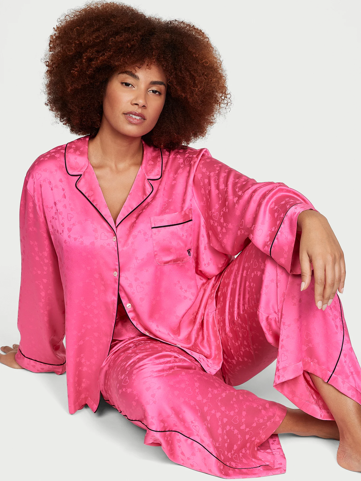 Піжама жіноча Victoria's Secret Satin Long Pajama Set сатинова в сердечка S Фуксія (15182612)