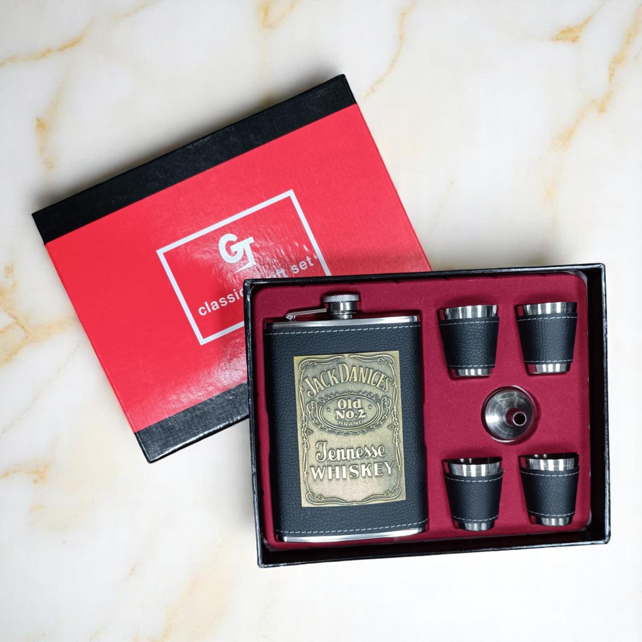 Набір подарунковий GT Jack Daniel's 6в1 фляга/лійка/стопки 4 шт. 9Oz 256 мл (26621418) - фото 2 Набір подарунковий GT Jack Daniel's 6в1 фляга/лійка/стопки 4 шт. 9Oz 256 мл (26621418) - фото 2