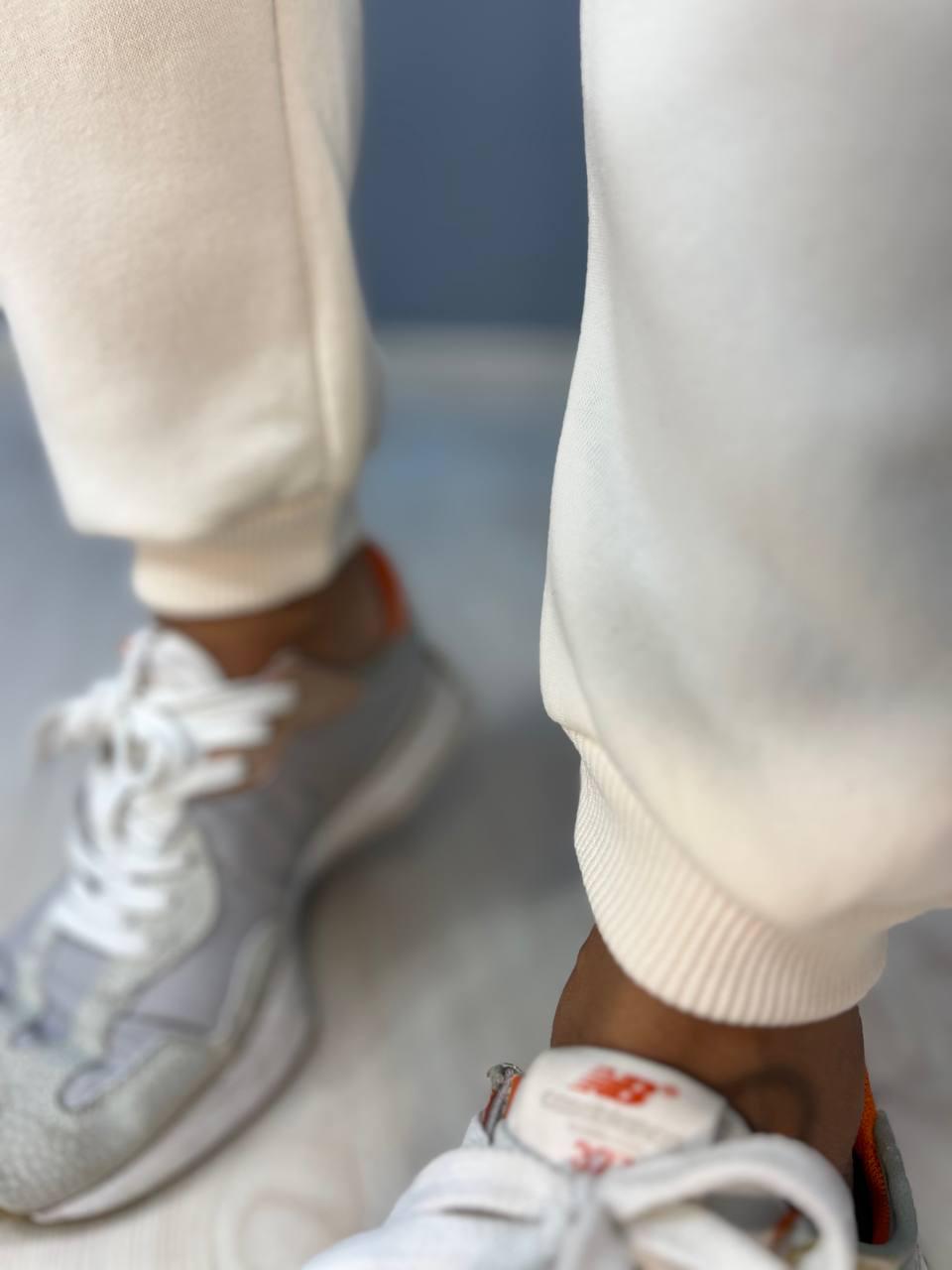 Брюки женские PEPPER MINT 24-13 спортивные джоггеры резинка на талии утепленные S Молочный (921) - фото 2 Брюки женские PEPPER MINT 24-13 спортивные джоггеры резинка на талии утепленные S Молочный (921) - фото 2