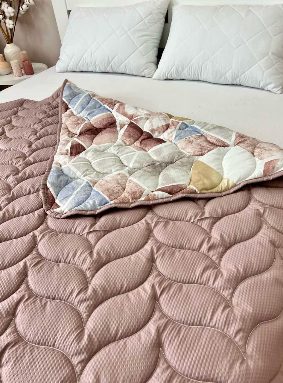 Одеяло летнее двухстороннее с рисунком полутораспальное 150x210 см Бежевый - фото 6