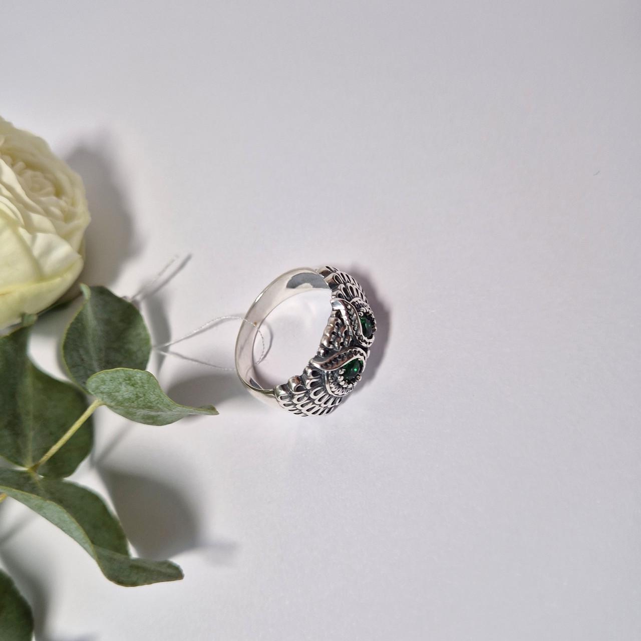 Каблучка пугач із зеленими очима срібло 925 проби чорнене 6,00 г р. 19,5 (1248) - фото 4 Каблучка пугач із зеленими очима срібло 925 проби чорнене 6,00 г р. 19,5 (1248) - фото 4