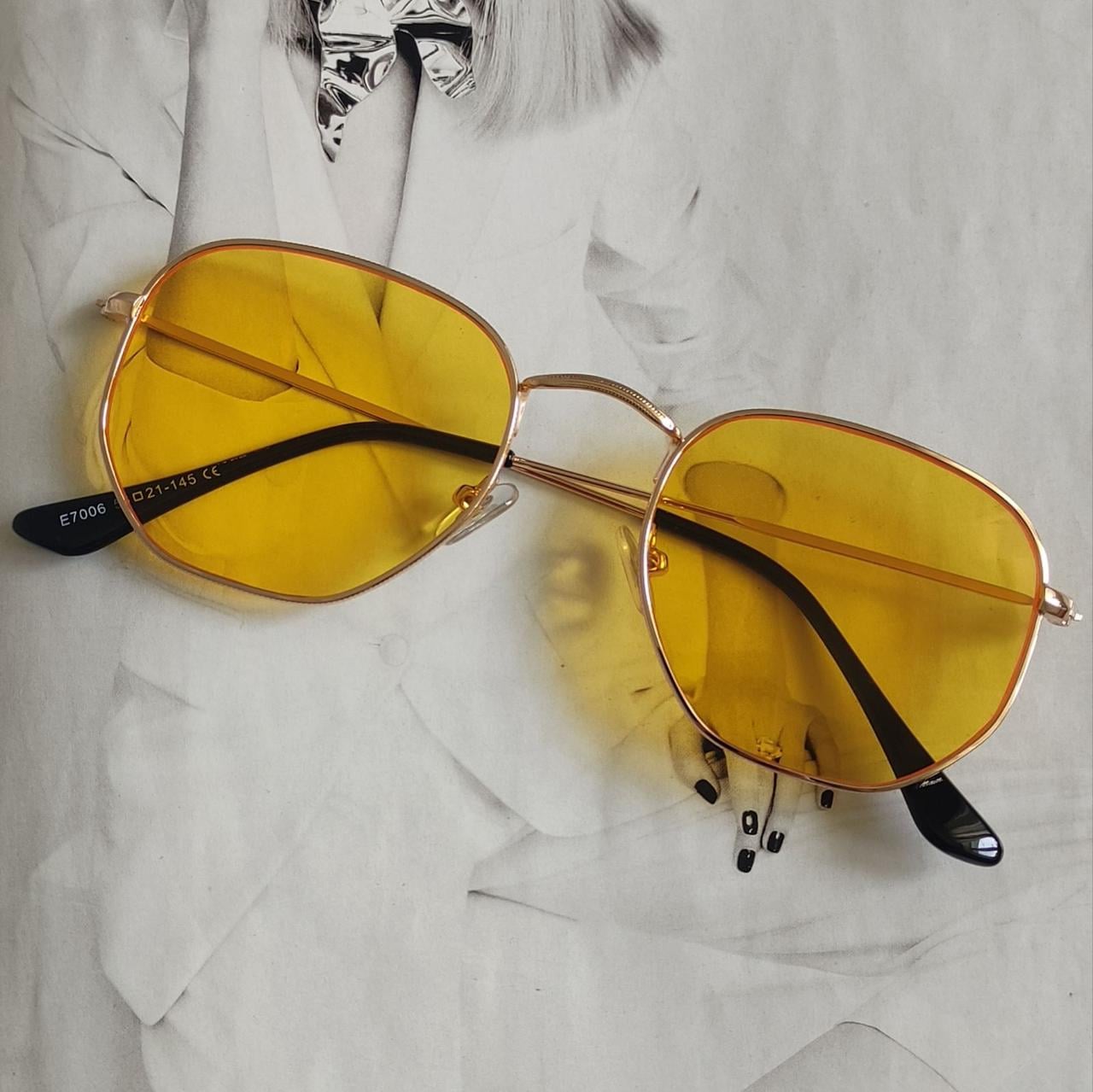 Солнцезащитные очки многоугольные Желтый в золоте (7006)