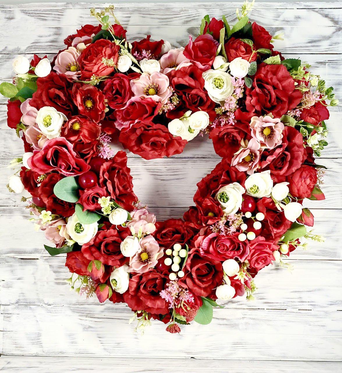 Серце зі штучних квітів 40 см Червоний (6389759) - фото 3 Серце зі штучних квітів 40 см Червоний (6389759) - фото 3