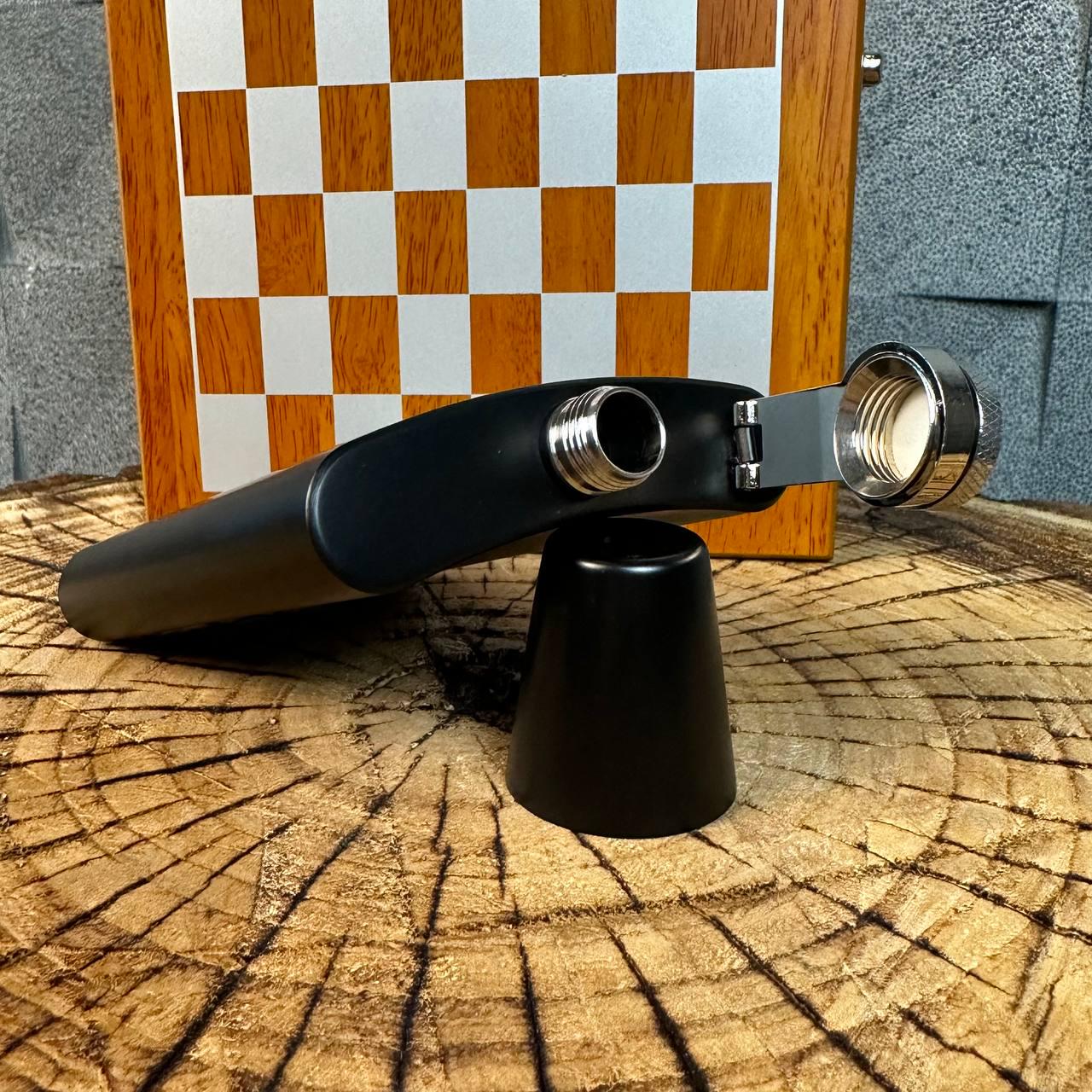 Подарунковий набір матова чорна фляга для алкоголю та 4 чарки з шахами в дерев'яній коробці - фото 6 Подарунковий набір матова чорна фляга для алкоголю та 4 чарки з шахами в дерев'яній коробці - фото 6