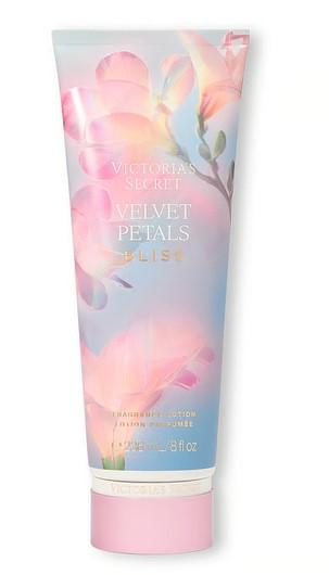 Лосьон для тела парфюмированный Victoria's Secret Velvet Petals Bliss Body Lotion 236 мл Лосьон для тела парфюмированный Victoria's Secret Velvet Petals Bliss Body Lotion 236 мл