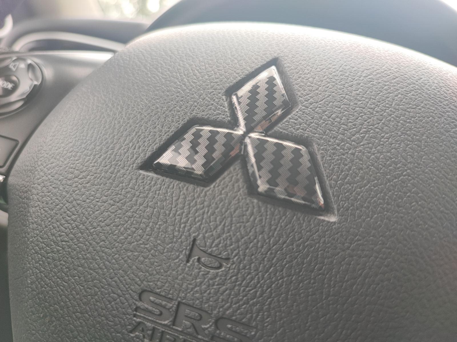 Логотип на кермо Mitsubishi Outlander 3/ASX/Eclipse Cross Карбон (27503963) - фото 3