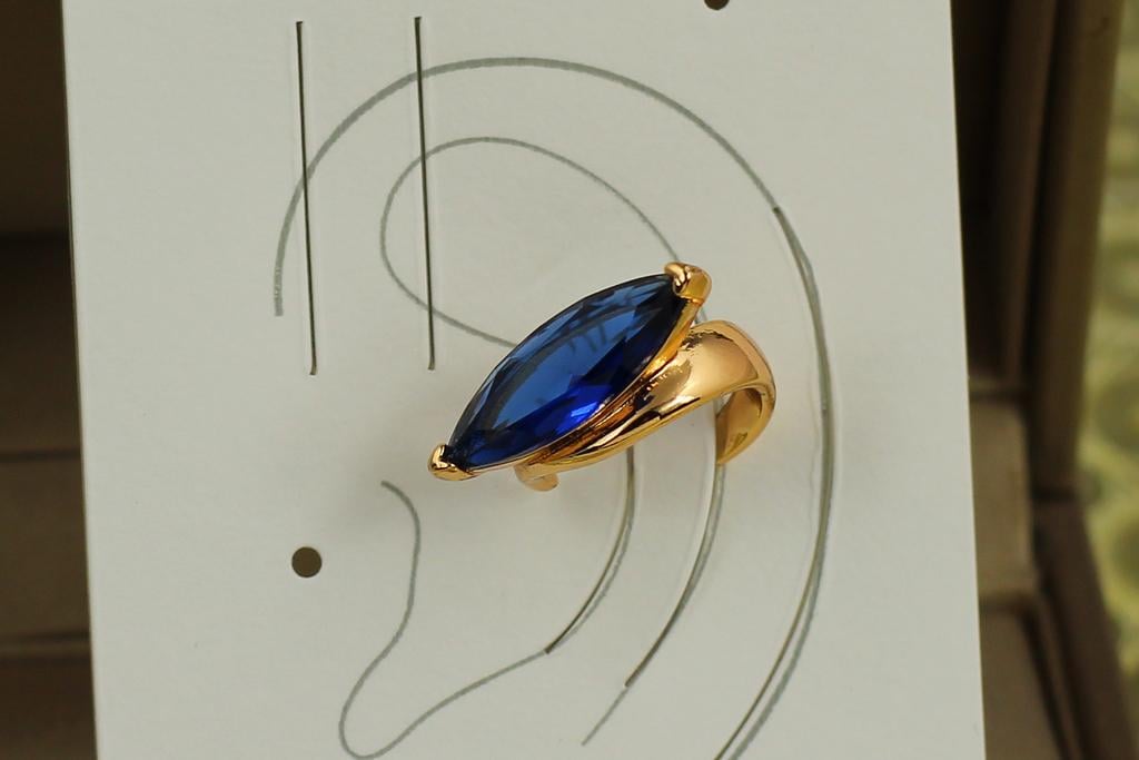 Серьги кафы Xuping Jewelry Синий маркиз на ушной хрящ 1,7 см Золотистый (29862543)