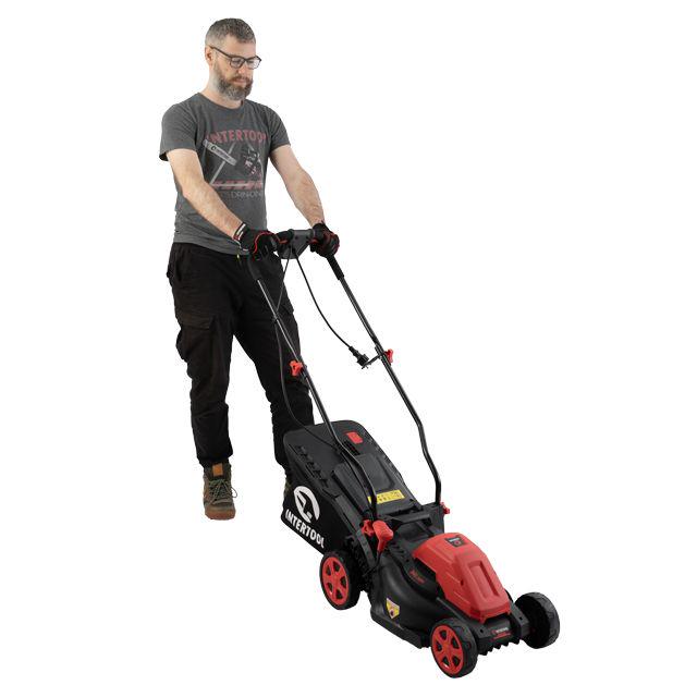 Газонокосарка електрична Storm Intertool 1,4 кВт 230 В 50 Гц 3300 об/хв ширина захвату 340 мм висота зрізу 30-80 мм контейнер 35 л (WT-2264) - фото 2 Газонокосарка електрична Storm Intertool 1,4 кВт 230 В 50 Гц 3300 об/хв ширина захвату 340 мм висота зрізу 30-80 мм контейнер 35 л (WT-2264) - фото 2