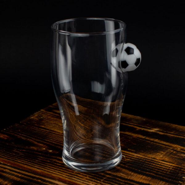 Пивна пінта з м’ячем (10808316)