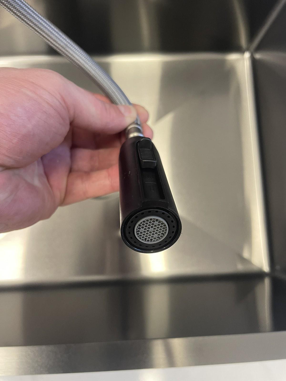 Мойка кухонная Lidz 6050 Черный/смеситель для кухни с выдвижным изливом Kroner PVD03915 - фото 11