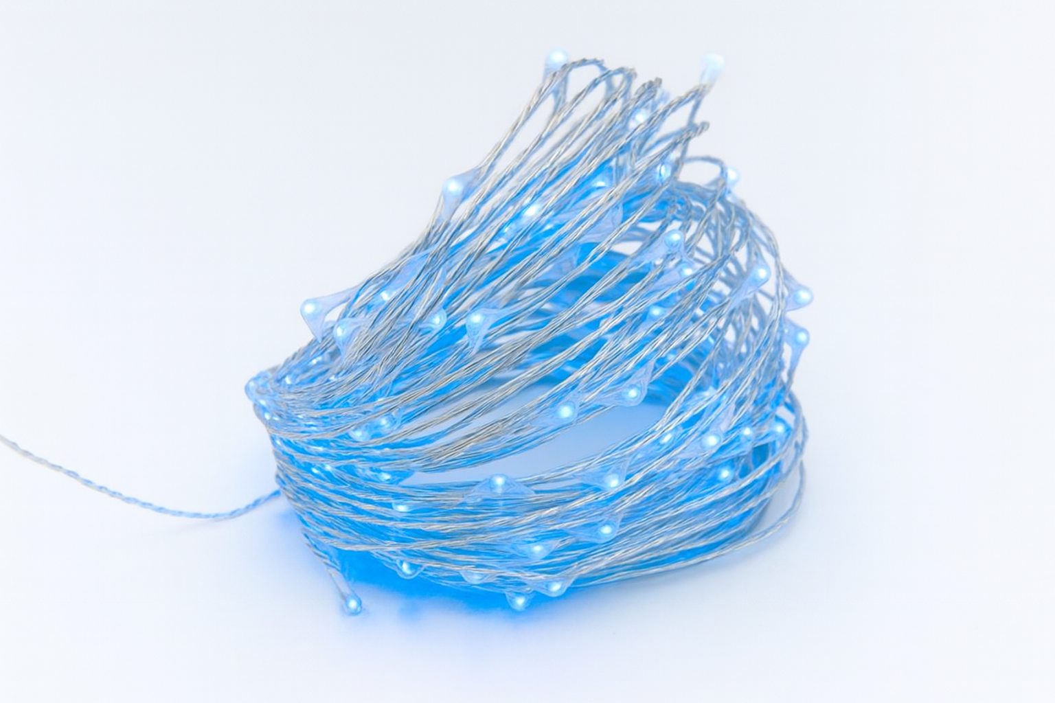 Гирлянда на медной проволоке Xmas Капля росы 200 LED от батареек/USB 20 м Синий (585019) Гирлянда на медной проволоке Xmas Капля росы 200 LED от батареек/USB 20 м Синий (585019)