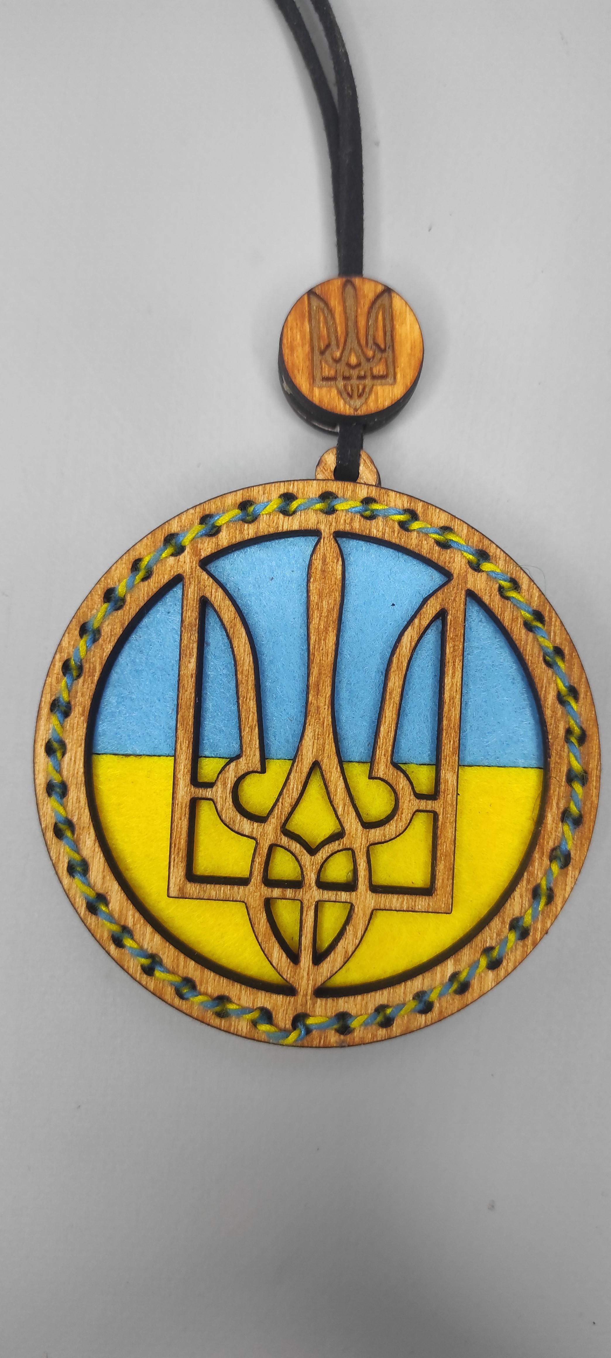 Ароматизатор из дерева в машину с логотипом Skoda Дикие ягоды и подарочный бокс - фото 3 Ароматизатор из дерева в машину с логотипом Skoda Дикие ягоды и подарочный бокс - фото 3