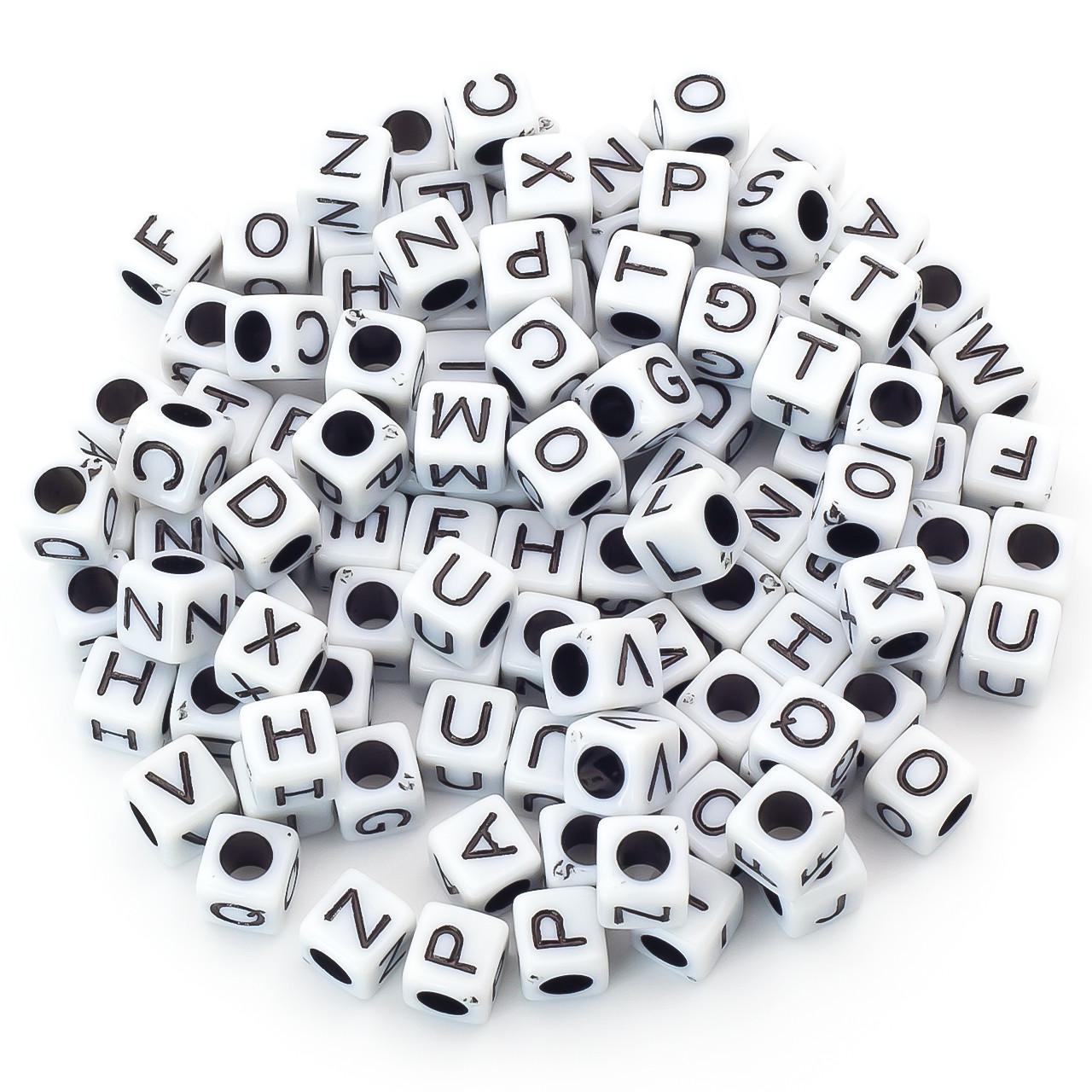 Бусины пластиковые с черными буквами английского алфавита квадратной формы 6х6 мм 25 г 155 шт. Белый (БП0606д51)
