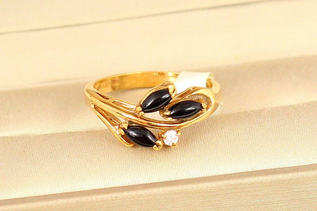 Кольцо Три черта с черным ониксом р. 18 (28766964)