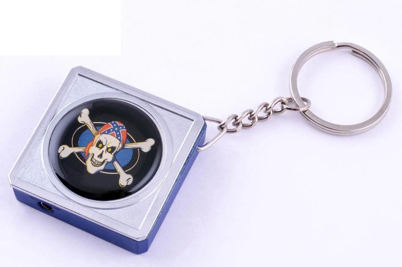 Зажигалка-брелок карманная Черный Роджер квадратный Серебристый (32161833)