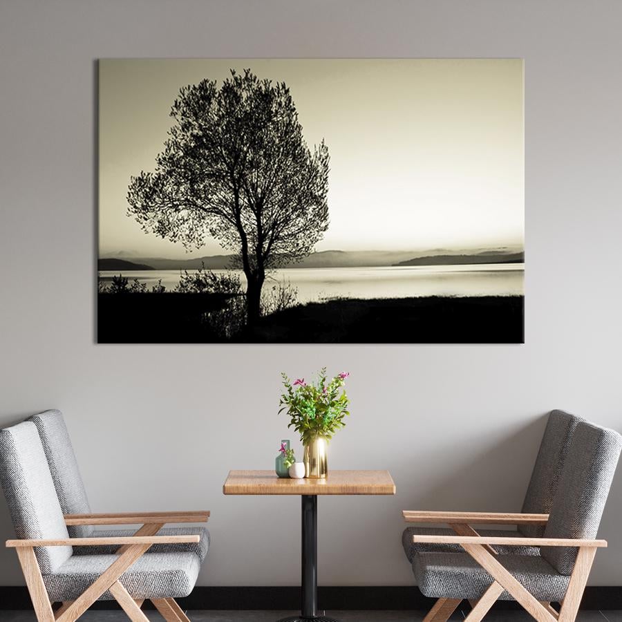 Картина на холсте Одинокое дерево 51x34 см (555-1)