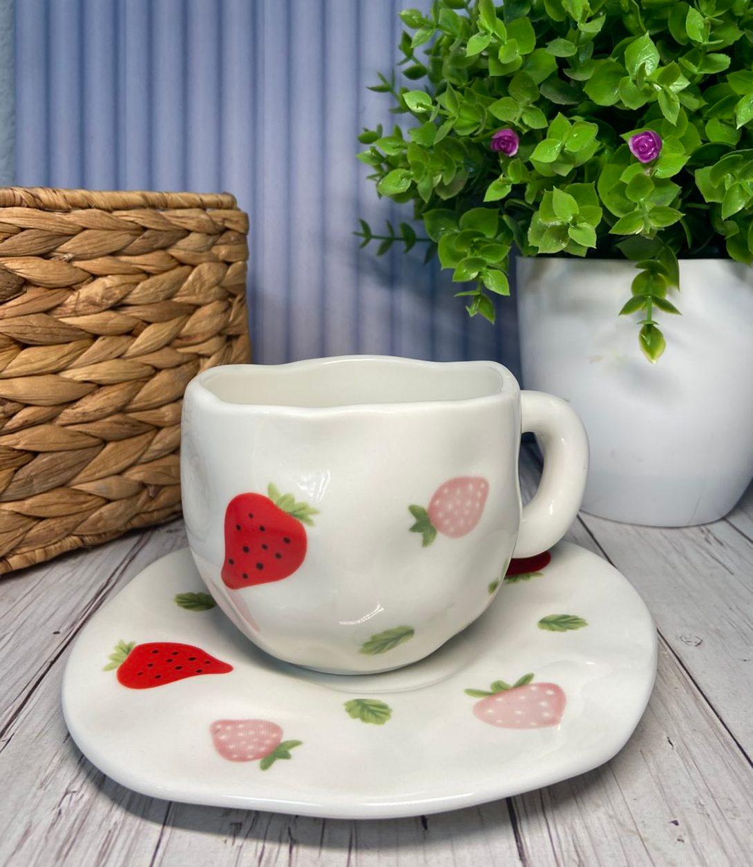 Чашка з блюдцем Суниця-Полуниця 300 мл (60775)