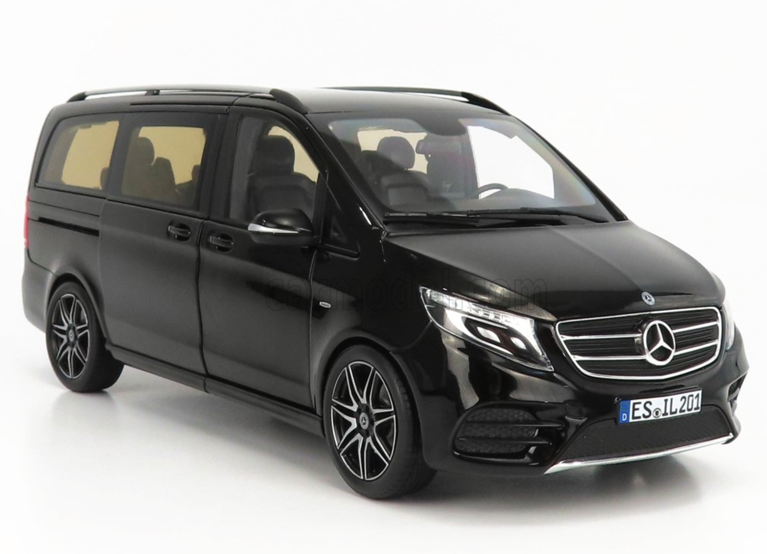 Модель автомобіля Norev 1:18 Mercedes-Benz V-Class W447 AMG Line Black (183860)