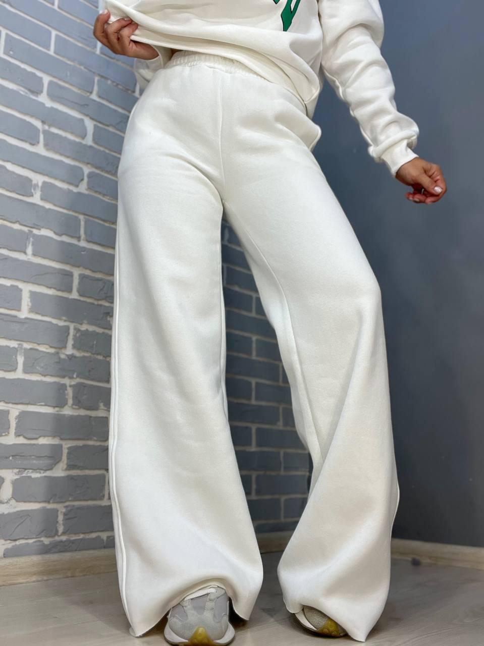 Костюм жіночий QUZEN 388-488 світшот брюки палаццо широкі на флісі M Білий (855) - фото 5 Костюм жіночий QUZEN 388-488 світшот брюки палаццо широкі на флісі M Білий (855) - фото 5