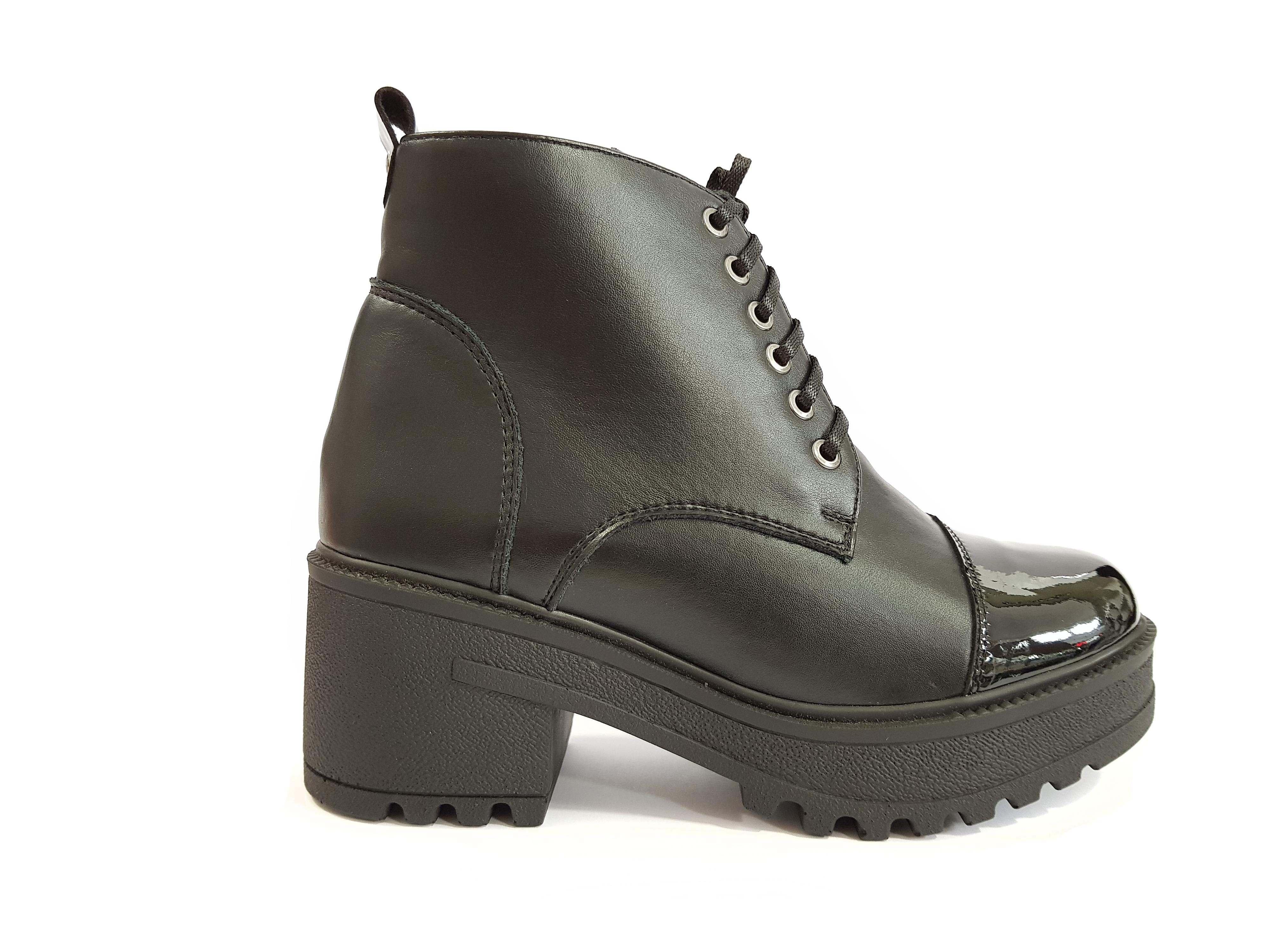 Ботинки женские In-Trend 9510-1 BLL из лакированной эко кожи р. 41 Черный (1412-41) - фото 2 Ботинки женские In-Trend 9510-1 BLL из лакированной эко кожи р. 41 Черный (1412-41) - фото 2