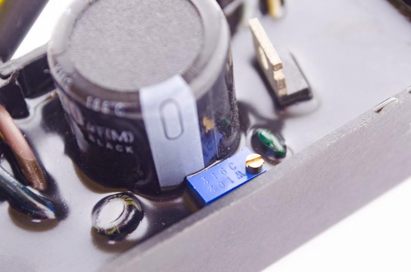 Регулятор напряжения автоматический прямой для генераторов AVR 250V 330mkF 2 кВт-3 кВт (4527) - фото 3 Регулятор напряжения автоматический прямой для генераторов AVR 250V 330mkF 2 кВт-3 кВт (4527) - фото 3