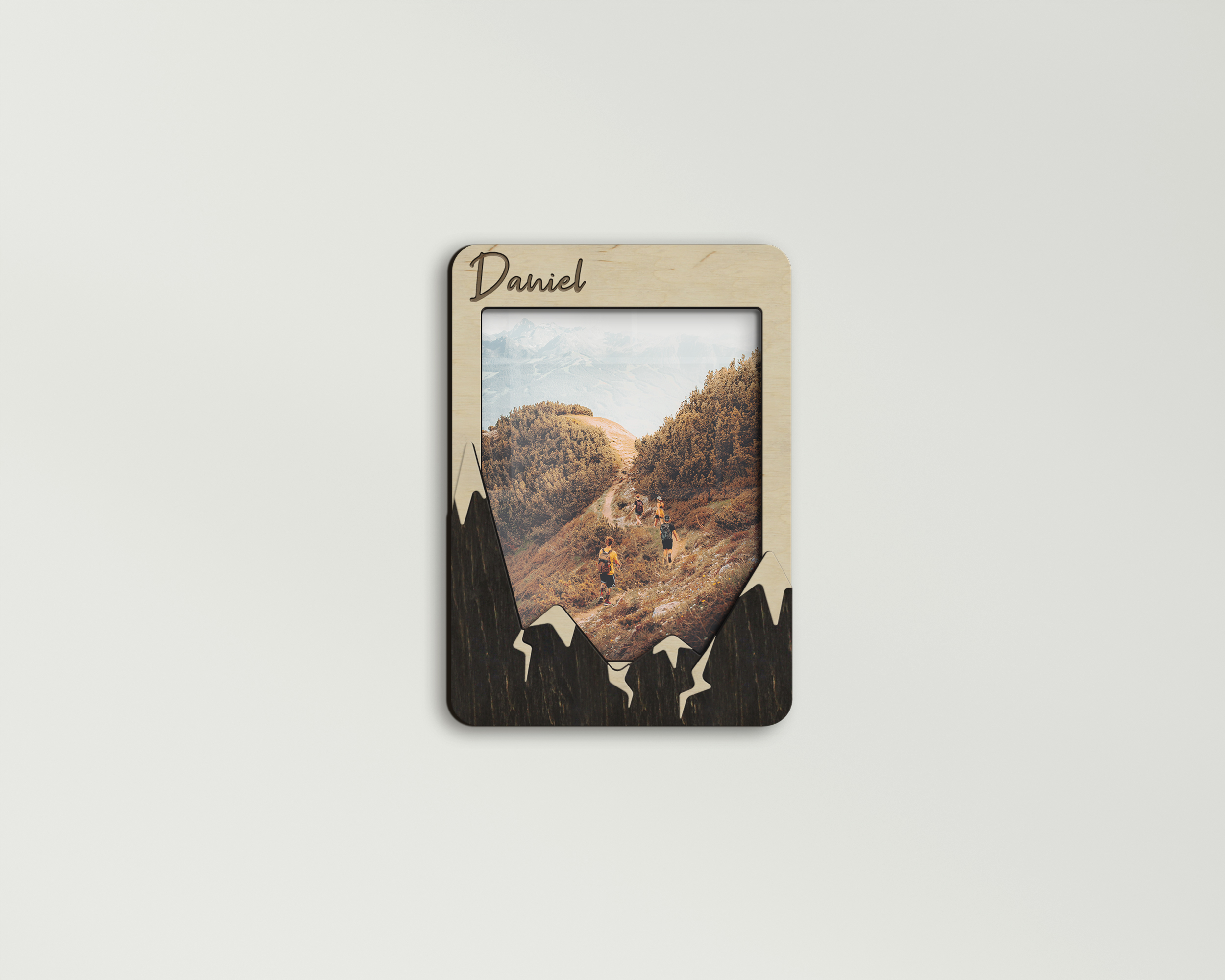Фоторамка деревянная The Frame Depot Горные вершины под персонализацию Бежевый (mountain_8x10_vertical-3) - фото 1 Фоторамка деревянная The Frame Depot Горные вершины под персонализацию Бежевый (mountain_8x10_vertical-3) - фото 1