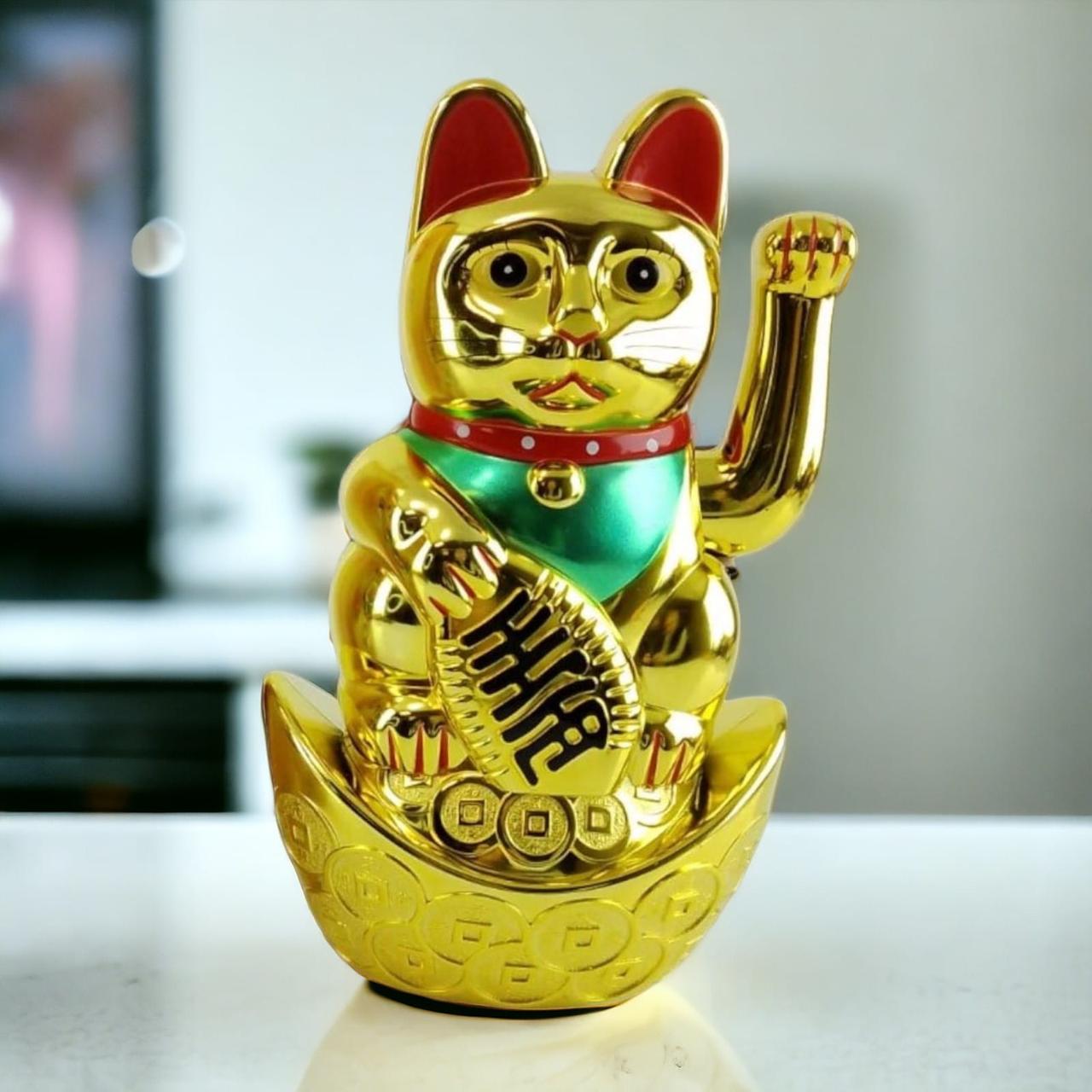Кошка манеки-неко машущая лапой на чаше богатства 21х12,7х9 см (35093)