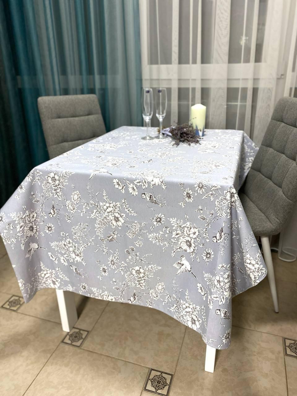 Скатерть водоотталкивающая Птицы/Цветы с тефлоновым покрытием хлопковая 110x140 см Голубой Скатерть водоотталкивающая Птицы/Цветы с тефлоновым покрытием хлопковая 110x140 см Голубой