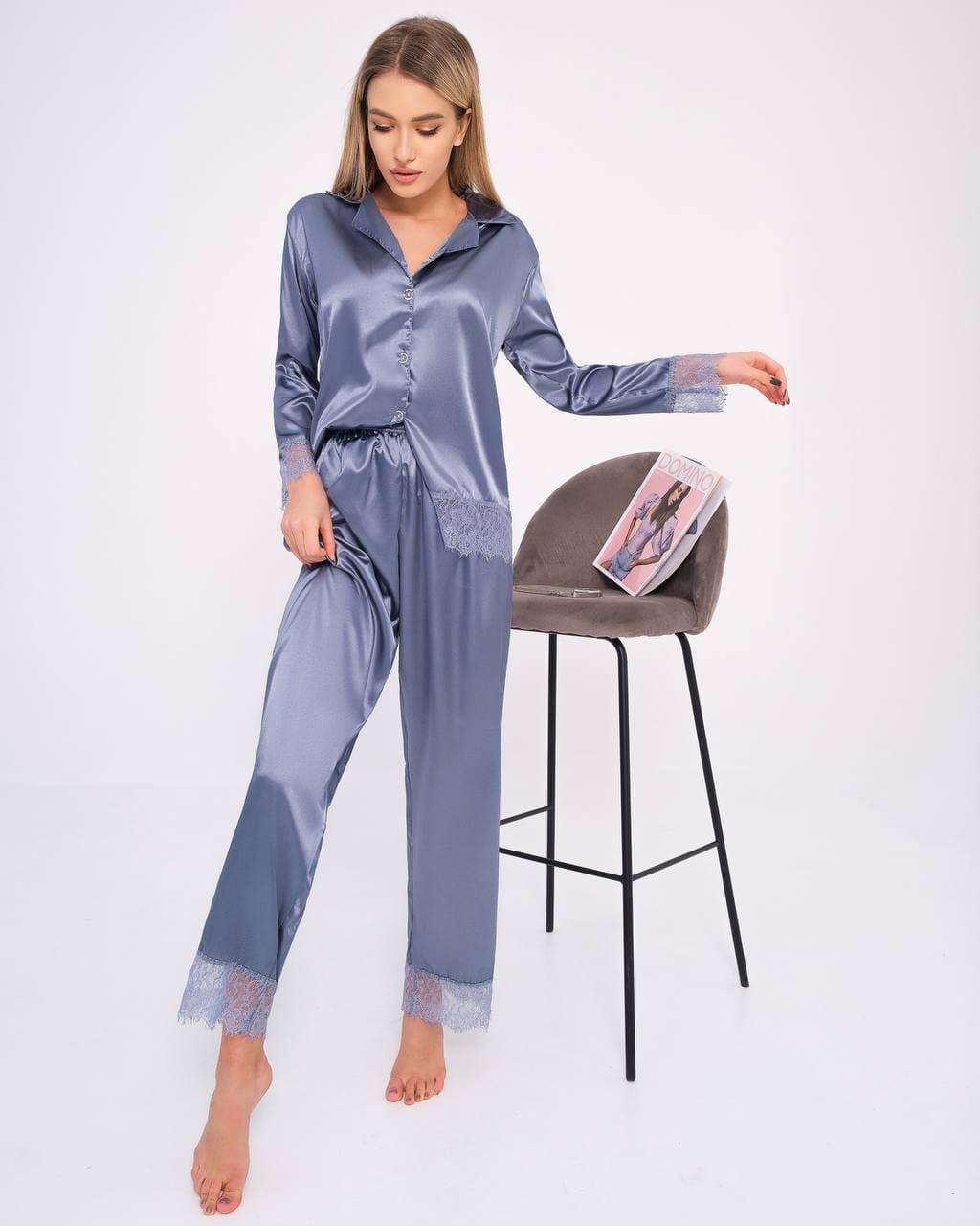 Жіночна піжама DO2034 з шовку та мереживом M Сірий