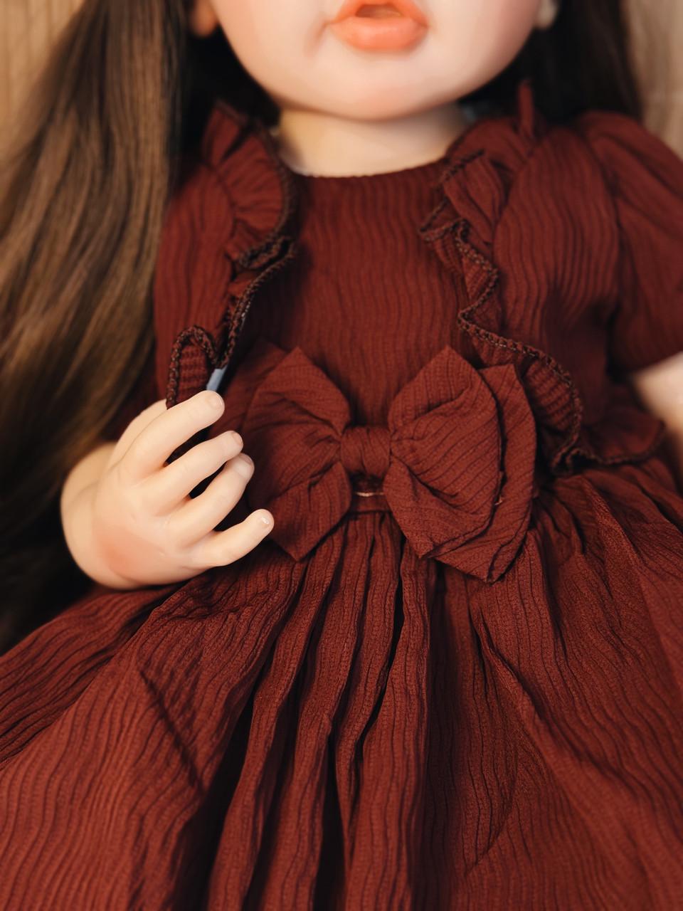 Кукла кукла реалистичная KEIUMI винил-силиконовая девочка в платье с аксессуарами 55 см Бордовый - фото 5