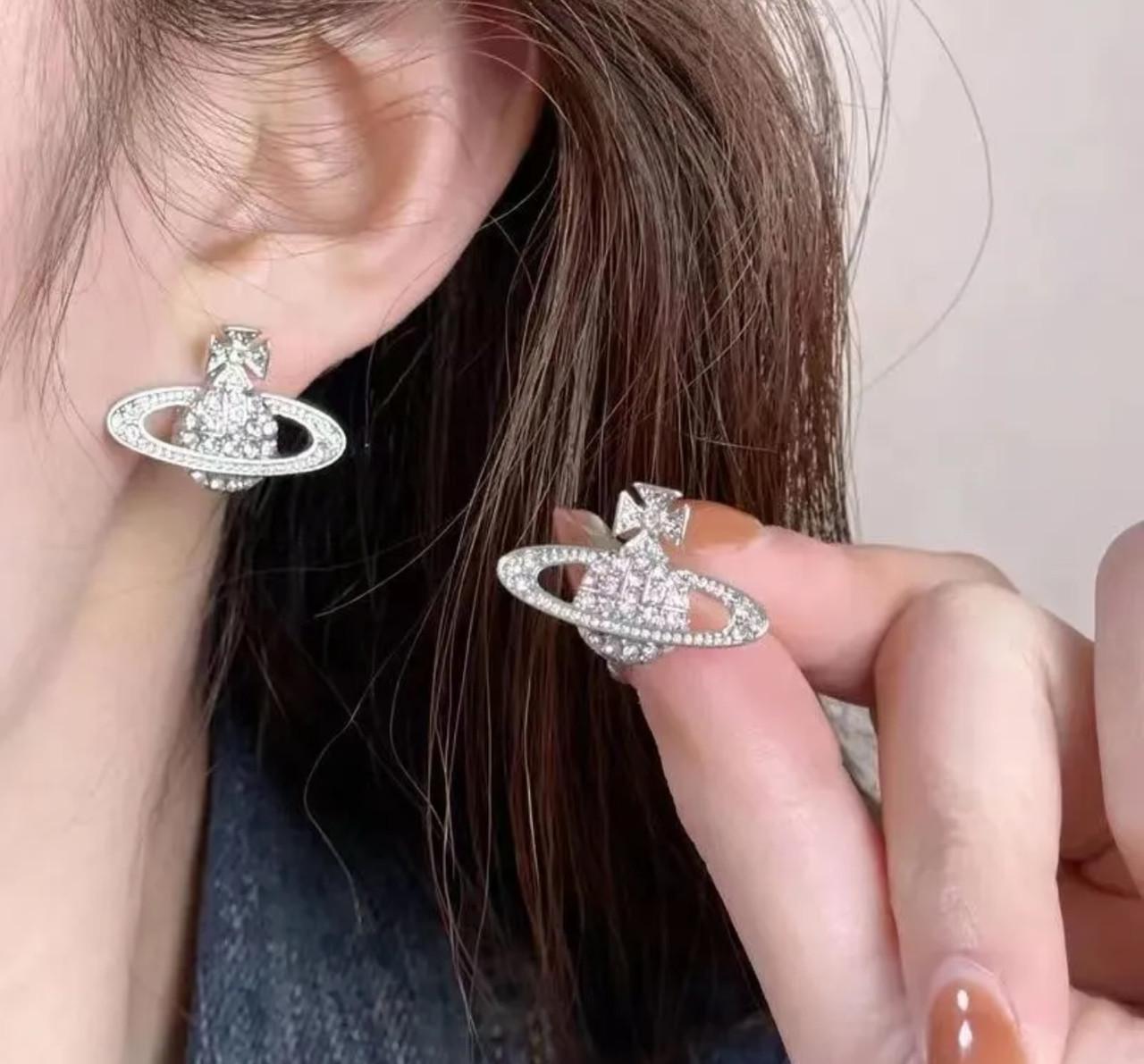 Серьги женские Vivienne Westwood Белый - фото 3 Серьги женские Vivienne Westwood Белый - фото 3